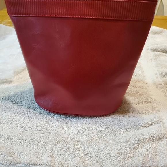 🌟FINAL🌟 1960s Courrages Red Leather Bucketbag. - Picture 3 of 9
